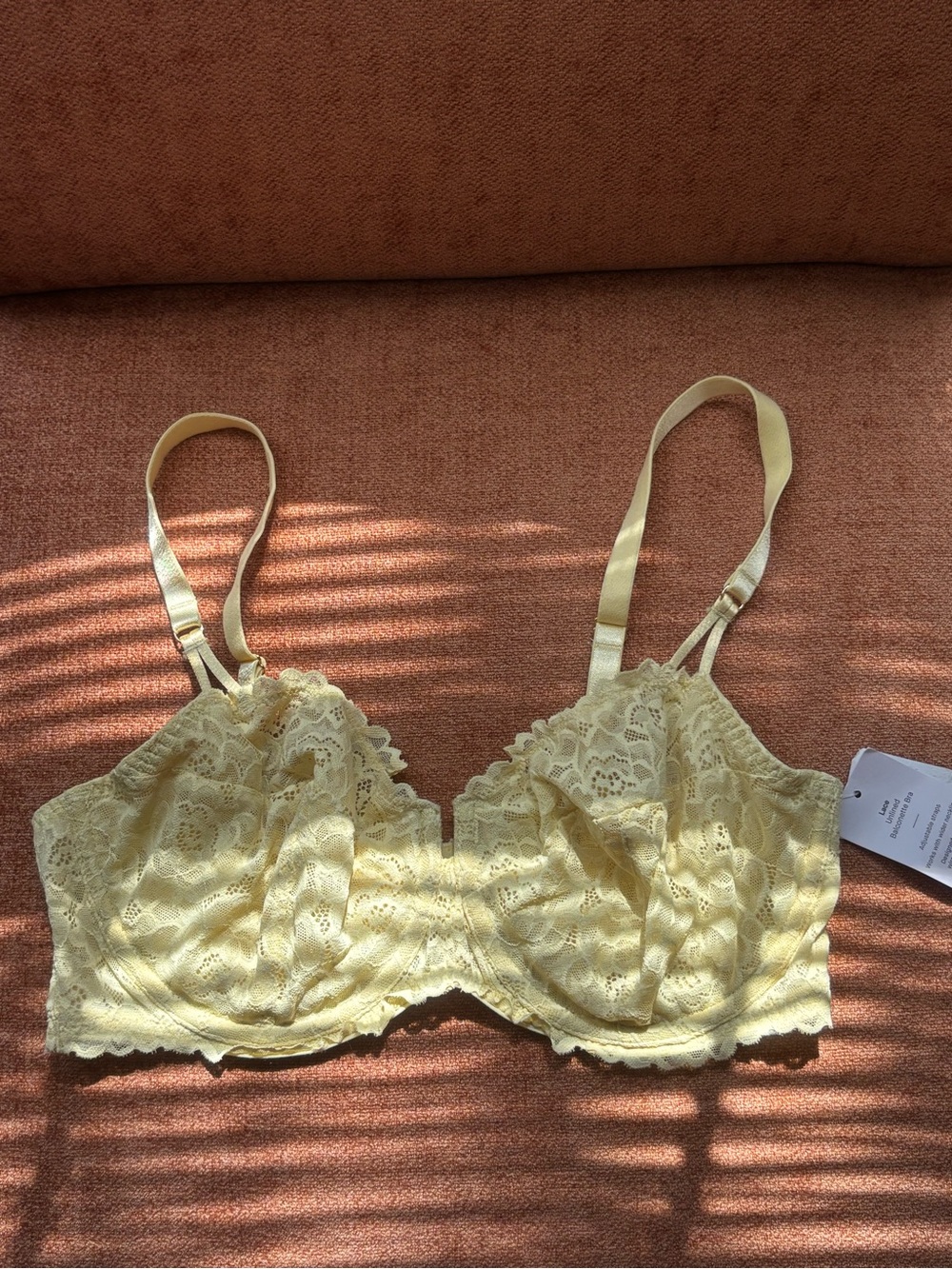 Auden Lace Underwire Bra in Pale Yellow